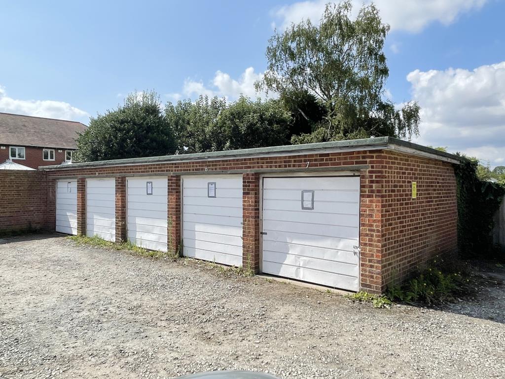 Lot: 12 - BLOCK OF FIVE GARAGES -
